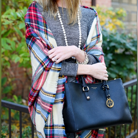 ASOS Classic Plaid Blanket Scarf / Wrap - Picture 1 of 10